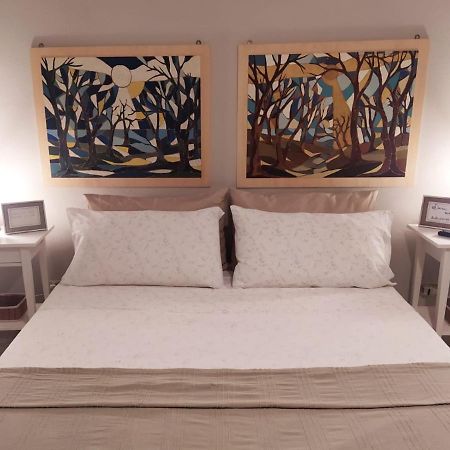 A Due Passi Dal Mare Hotel โมเนเลีย ภายนอก รูปภาพ