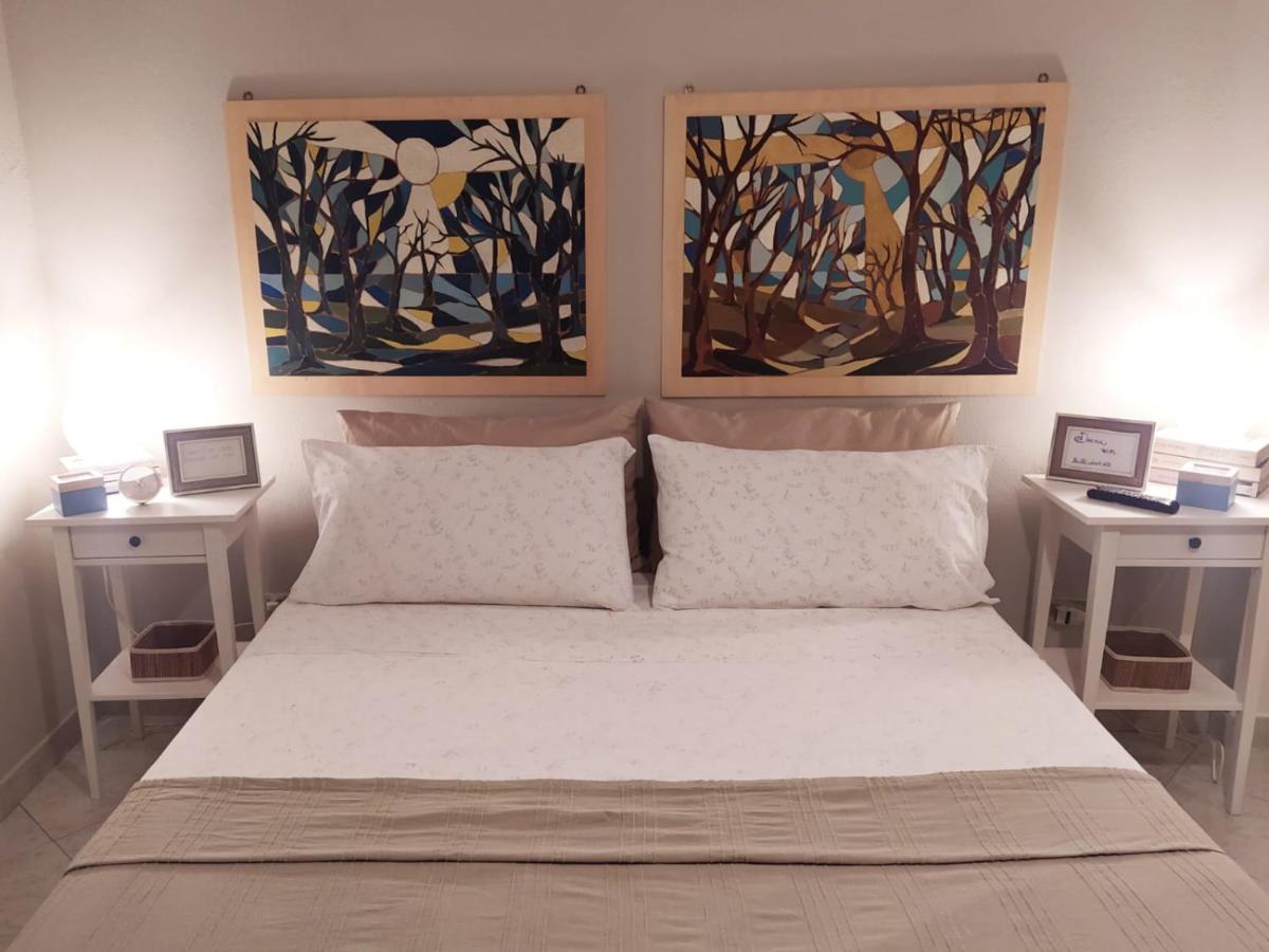 A Due Passi Dal Mare Hotel โมเนเลีย ภายนอก รูปภาพ